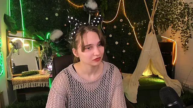 TessaMill Adlı Modelin Canlı XXX Sohbeti