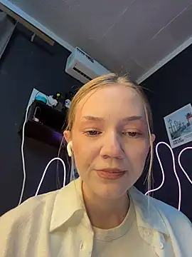 دردشة MilaMoone الجنسية المباشرة