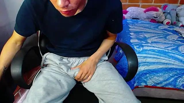 ricksamm élő XXX-chatje