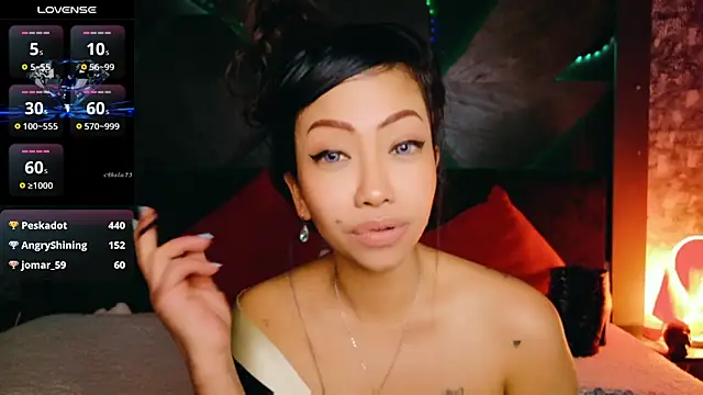 XXX chat uživo modela ElyaQuinn