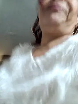 Scarlet_curly8a Adlı Modelin Canlı XXX Sohbeti