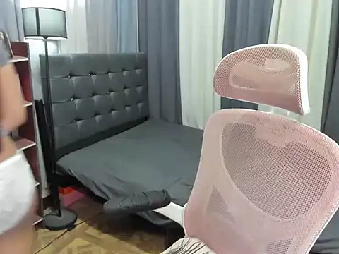 TinyCock_Rein Chat XXX live