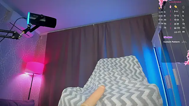 Juicy_Vikki লাইভ XXX চ্যাট