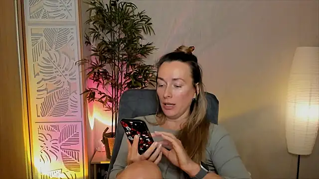 RebeccaMartinez – Naživo XXX chat