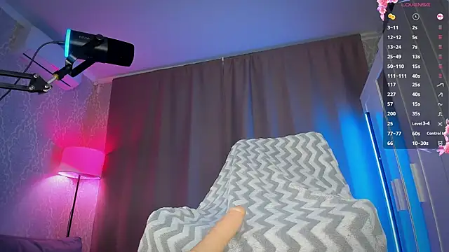 Juicy_Vikki – Naživo XXX chat