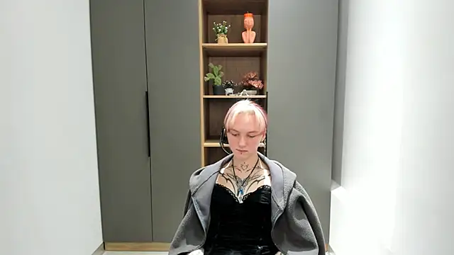 LilySalmond Chat XXX live