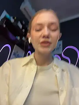 Chat +18 de MilaMoone ao vivo