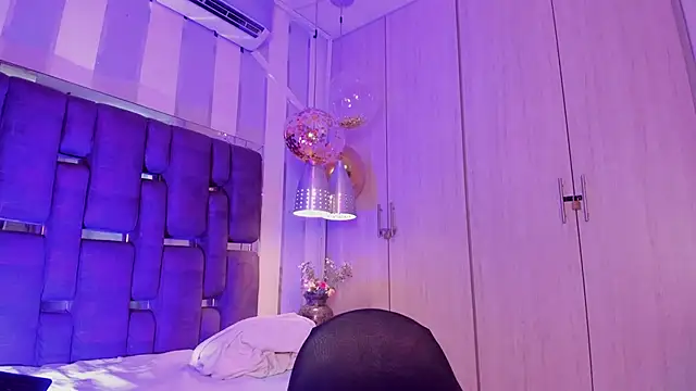 DomenicoRey: διαδικτυακό σόου στην κάμερα