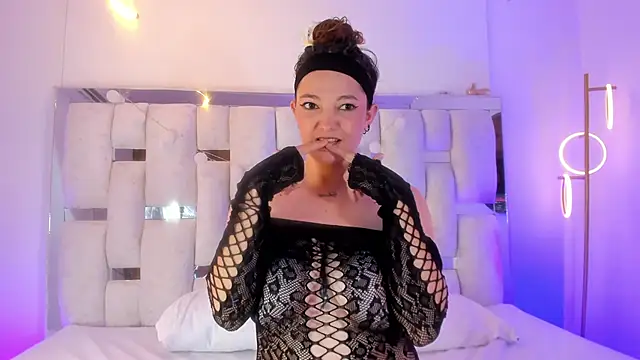 Czat XXX na żywo – HecateCorvin