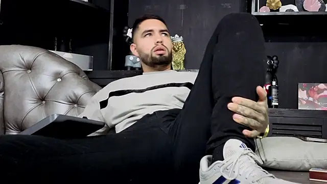 matteosantos: онлайн-секс-чат