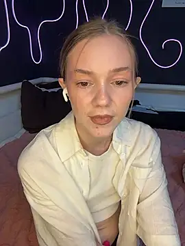 MilaMoone Live XXX Chat