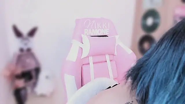 Chat XXX en directo de NikkiRamone