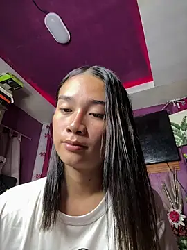 ShinningEthene Adlı Modelin Canlı XXX Sohbeti