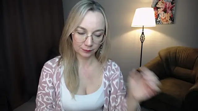 دردشة Ava_Elior الجنسية المباشرة