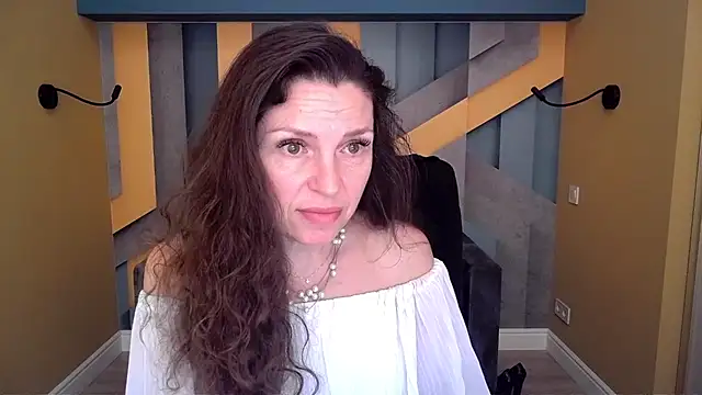 EllaLong Chat XXX in diretta