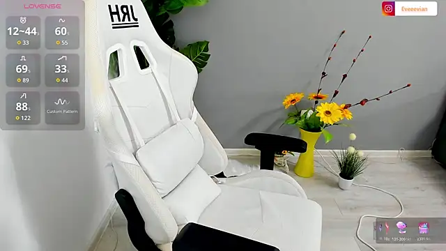 Онлайн чат XXX EveEvian