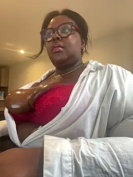 Chat +18 de BouncyBBW ao vivo