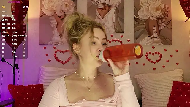 caty_kiss Adlı Modelin Canlı XXX Sohbeti