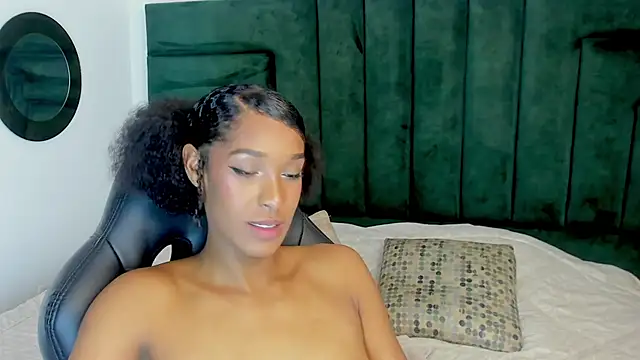 Show modela IvyLawrence_ na web-kameri