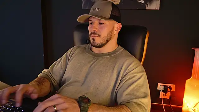 AngeloEric Chat XXX live