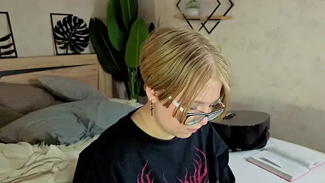 Lauraaa_Smith Show Webcam