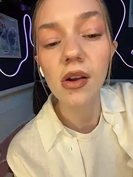 MilaMoone লাইভ XXX চ্যাট