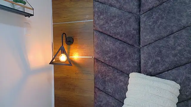 AnnieRouse__ লাইভ XXX চ্যাট