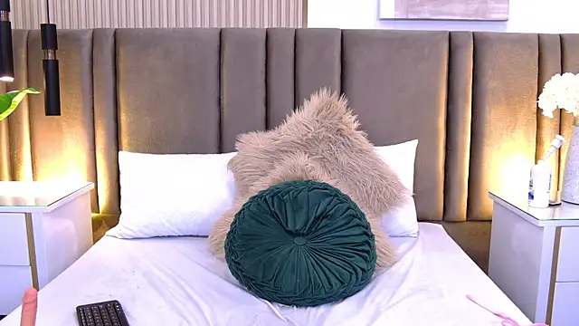 SaraLugo লাইভ XXX চ্যাট