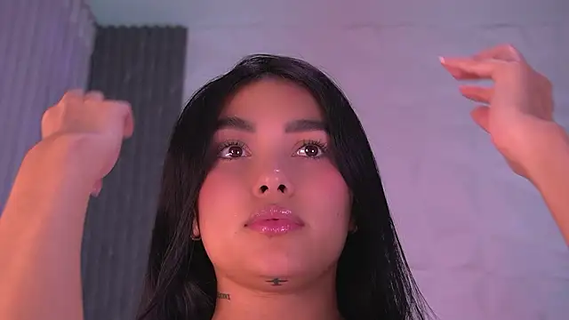 katy_rioss Adlı Modelin Canlı XXX Sohbeti