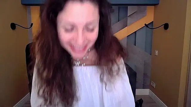 EllaLong élő XXX-chatje