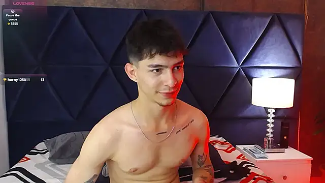 Logan_Woods: онлайн-секс-чат