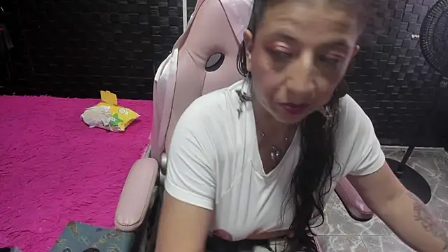 mature_sexi40 Adlı Modelin Web Kamerası Şovu