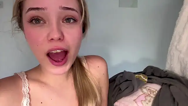 XXX chat uživo modela SourMidday