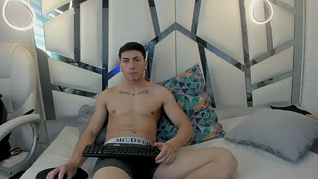 XXX chat uživo modela ScarlettAndLucas