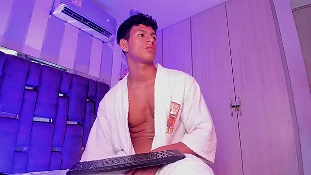 Pokazy przed kamerką – DomenicoRey