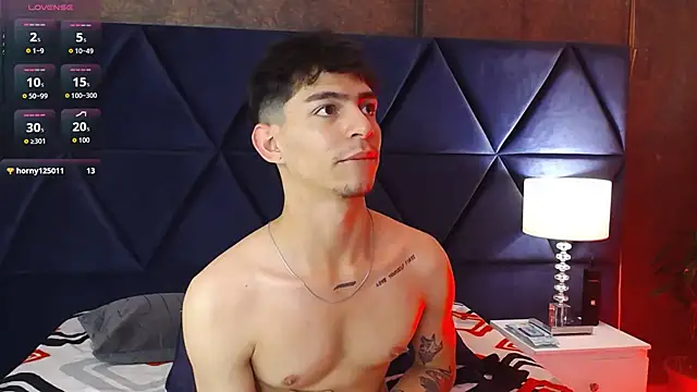 Logan_Woods' Live XXX Chat