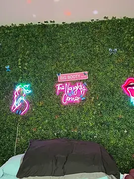 แชท XXX สดของ RenaThickAss