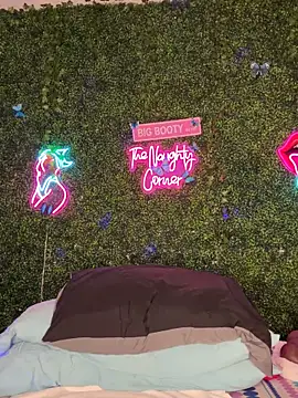 RenaThickAss: вебкам-шоу