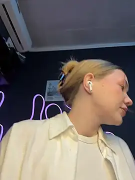 MilaMoone 라이브 XXX 채팅