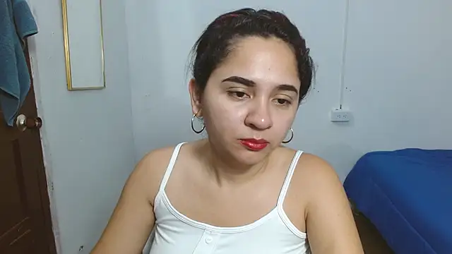 ThalianのライブXXXチャット