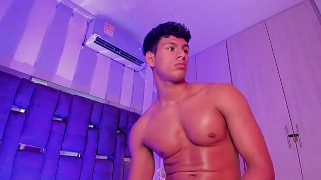 XXX chat uživo modela DomenicoRey