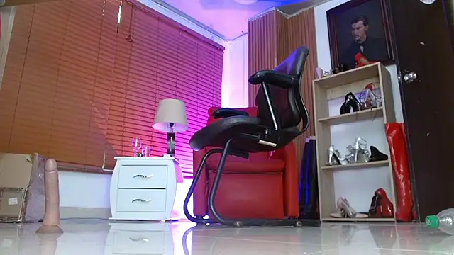 paola_xm Adlı Modelin Web Kamerası Şovu