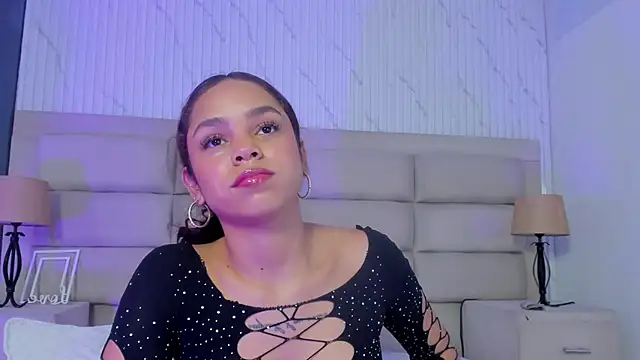 Онлайн чат XXX CarolineFyre