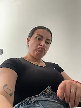 Онлайн чат XXX Abril_Luv