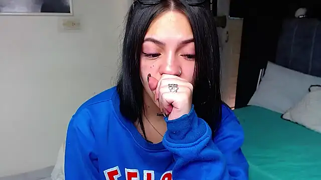 Violettasquirt: απευθείας συνομιλία ΧΧΧ