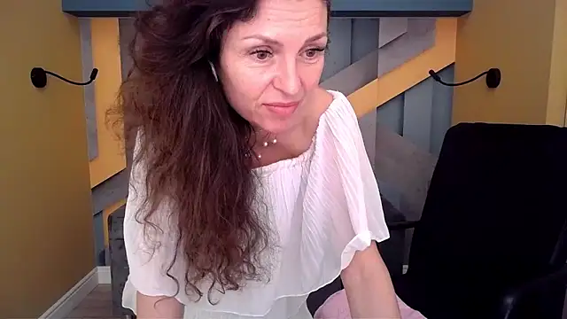 EllaLong's Live XXX Chat