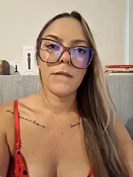 LiviaTavares_123 Live XXX-chat