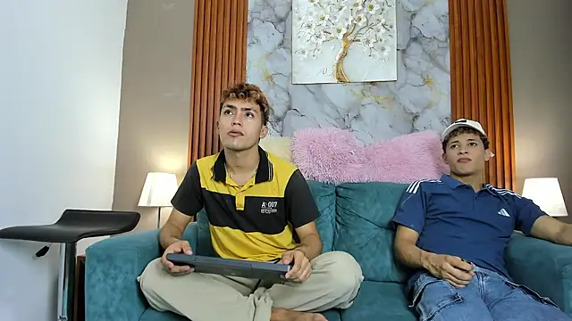 VERY_HOT_GUYS 现场XXX聊天