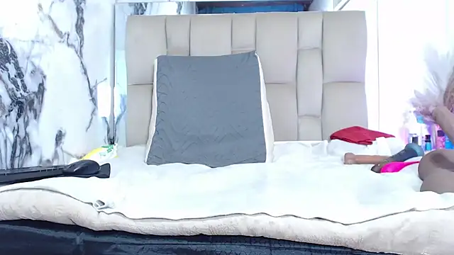 Rachele_x élő XXX-chatje