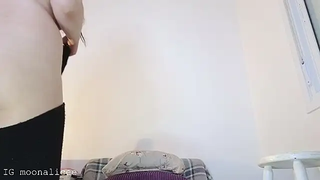 -m00n-'s Live XXX Chat